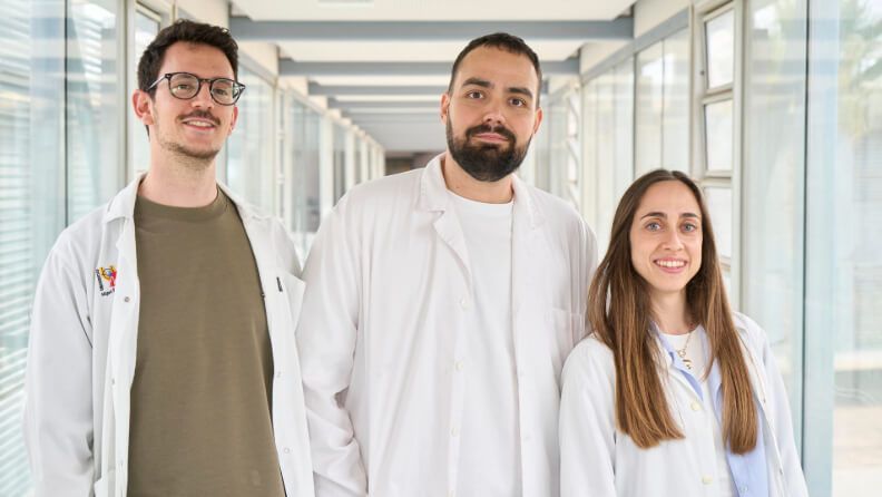 Los científicos españoles Luis Chimeno, Pilar Granado y Pablo Sosa